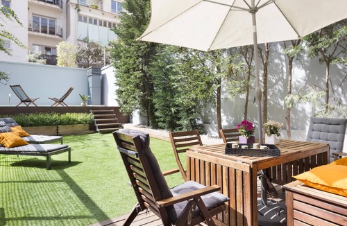 Sant Gervasi Apartment | Duplex with Exclusive Garden and Pool for 10