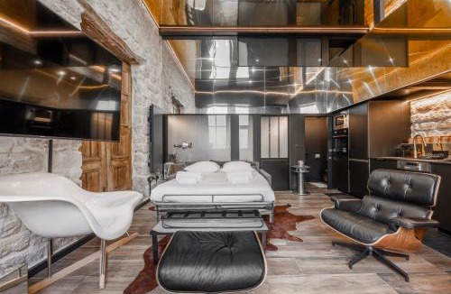 9th Arrondissement Apartment | Duplex with Jacuzzi l 15 min from Montmartre