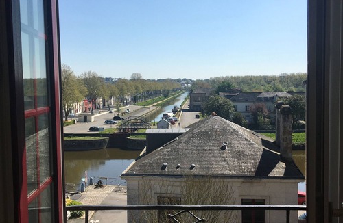 Redon Apartment | Duplex with panoramic views of canal barges