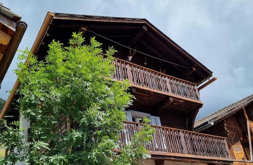 Sarreyer Condo | Duplex with view in the heart of the quiet village of Sarreyer near Verbier