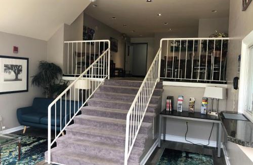 St. Matthews Hotel | DuPont Suites - Louisville