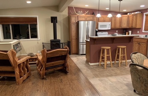Valier House | Dupuyer Creek House on 10 acres