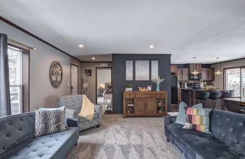 Durand House | DURAND WOODED RETREAT | GAME ROOM | WALKING TRAIL