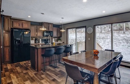 Durand House | DURAND WOODED RETREAT | GAME ROOM | WALKING TRAIL