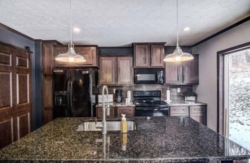 Durand House | DURAND WOODED RETREAT | GAME ROOM | WALKING TRAIL