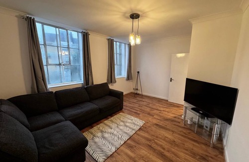 Chelmsford Apartment | Durrant Apartment by Stays Accommodation