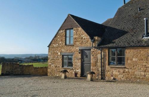 Ebrington House | Dusty's Stable - E4751