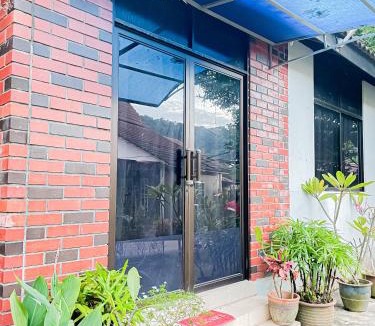 Teluk Kumbar House | Dusun Indah Cottage 2