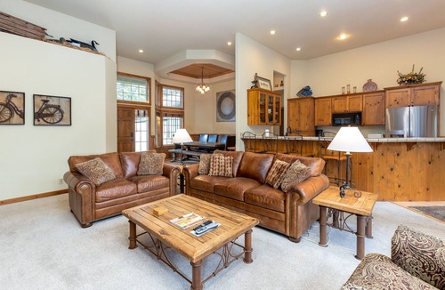 Deer Park House | DUTC12 - Dog loving home with A/C, Hot Tub