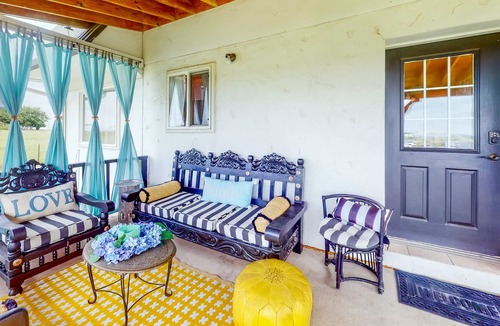 Leon Junction House | Dutch Colonial Countryside Home on 45-Acre Lot - Theater Room, Poker & Bar