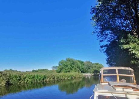 Five Oak Green House | Dutch Cruiser Ship on a Tranquil Secluded River