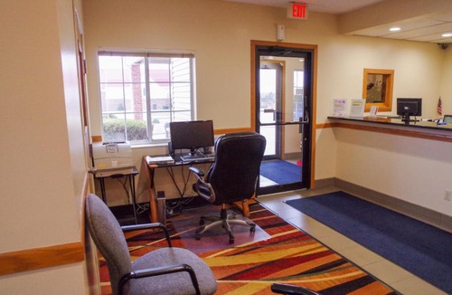 Orange City Hotel | DUTCH INN AND SUITES