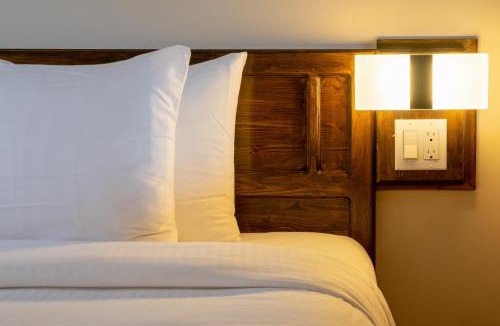 North River Hotel | Dutch Inn