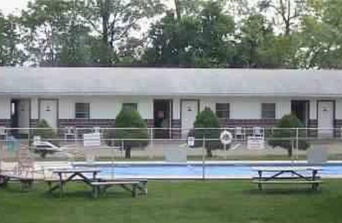 Ronks Hotel | Dutch Treat Motel