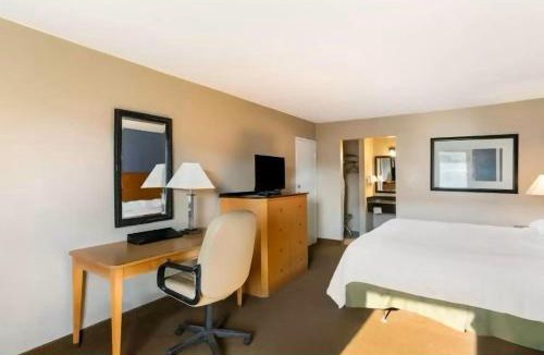 Lancaster Hotel | Dutchland Motel