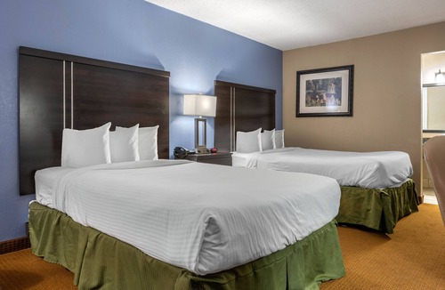 Lancaster Hotel | Dutchland Motel