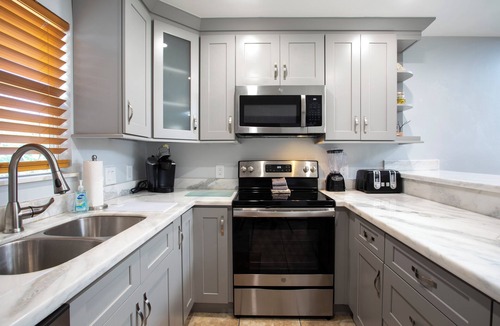 Old Town House | Duval Square Condo-2 bedroom 2.5 bath, w/pool, parking, on Duval St