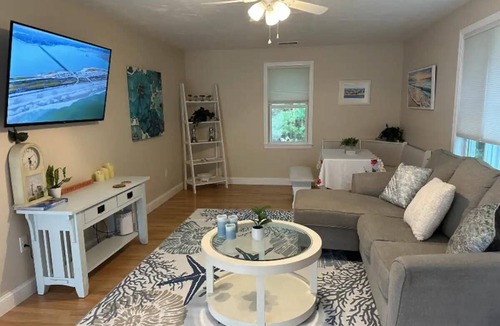 Duxbury House | Duxbury Getaway! Location+Charm!