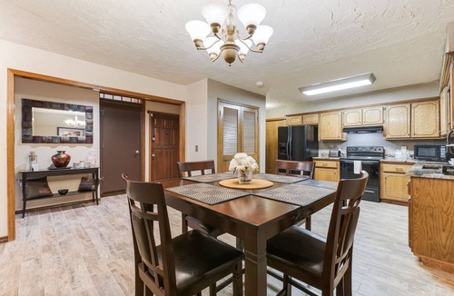 Oklahoma City Cottage | DW Cottage - Close to Restaurants and Shopping!