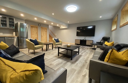Dwight House | Dwight Beach - Modern 4 bedroom and 3.5 bathroom lakeside cottage