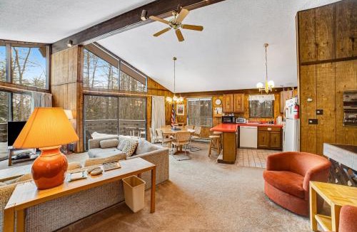 Quechee House | Dwight Road Getaway