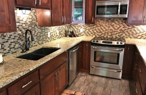 Eureka Springs Historic District House | Dwntn, New Hot Tub, Trailer Parking, Dog Friendly