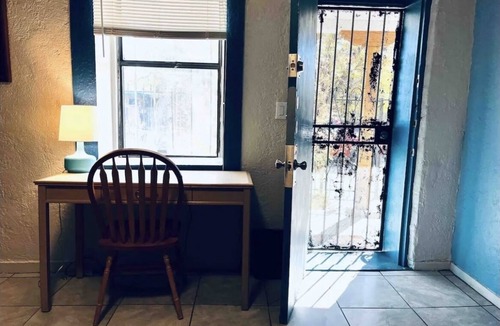 Barelas House | Dwtn Bungalow A, Pet Friendly