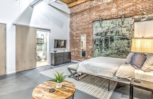 Downtown West Apartment | DWTN Penthouse Loft★Balcony★Pets Welcome★Parking