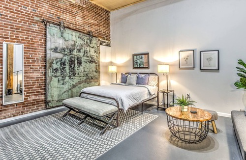 Downtown West Apartment | DWTN Penthouse Loft★Balcony★Pets Welcome★Parking