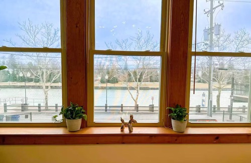 Seneca Falls Apartment | DWTN Waterfront~Casino~Vineyards~New Design