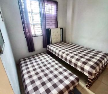 Pekanbaru House | DYAZA LV Pekanbaru Near Sultan Syarif Kasim Airport and UIR