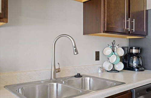 Dyersville Condo | Dyersville Dream Condo #200