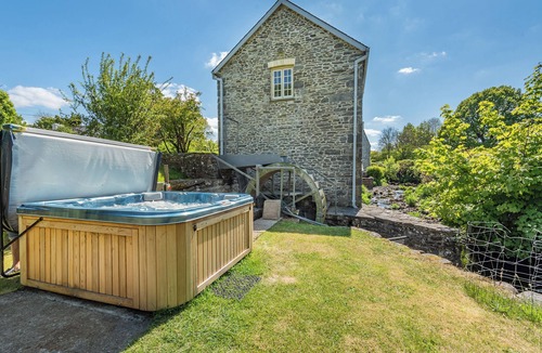 Lampeter Cottage | Dyffryn @ Glanffrwd Mill