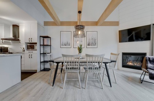 Bromont Apartment | E-302- Condo ski in and/et ski out 2 chambres