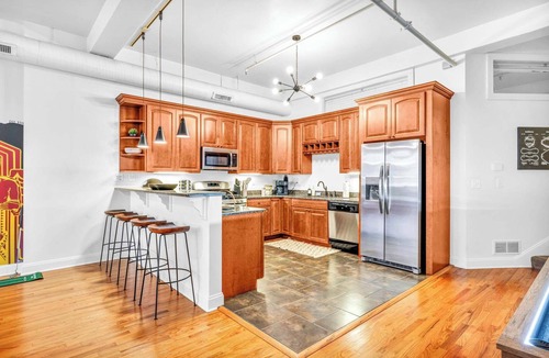 Gateway District Apartment | E. 4th St Loft | Steps to Cavs & House of Blues