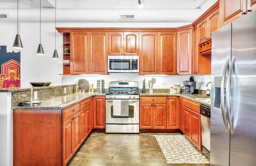 Gateway District Apartment | E. 4th St Loft | Steps to Cavs & House of Blues