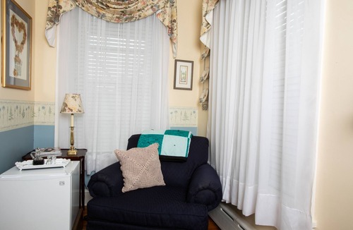 Neffsville Bed & Breakfast | E J Bowman House Bed & Breakfast