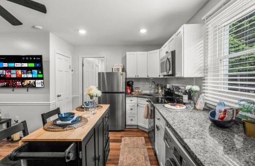 Passyunk Square Apartment | E Passyunk 1BR A Location Extended Stay Oasis