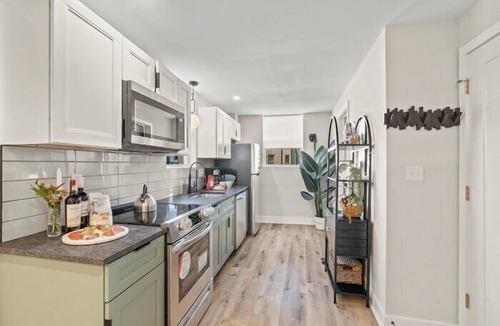 Passyunk Square Apartment | E Passyunk Ave 1BR Gem Prime Location