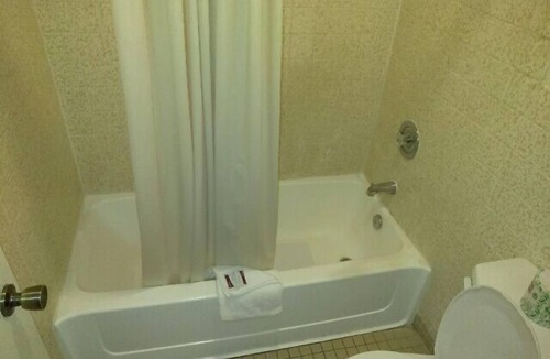 Newark Hotel | E-Z 8 Motel Newark