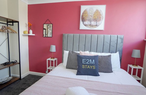 Ashford Apartment | E2M Stays Heathrow Beautiful FreeParking