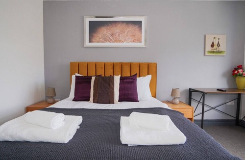 Slough House | E2M Stays Slough 5Bed Spacious House Free Parking