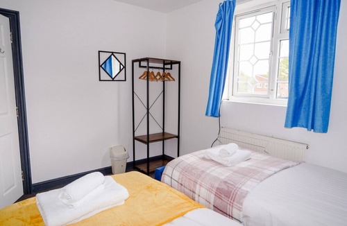 Slough House | E2M Stays Slough 5Bed Spacious House Free Parking