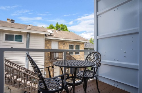 Greater East End Apartment | EADO MicroLuxe Container 10 - 2 km from FIFA Fest