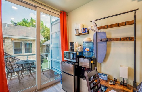Greater East End Apartment | EADO MicroLuxe Container 9 - 2 km from FIFA Fest