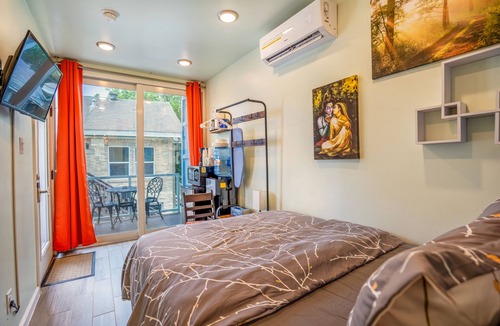Greater East End Apartment | EADO MicroLuxe Container 9 - 2 km from FIFA Fest