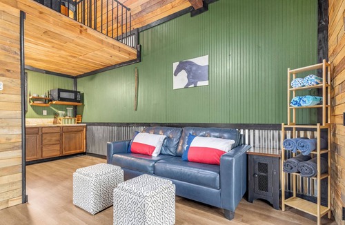 Mineola Cabin | Eagle 1 - Left Side Cabin and NO NEIGHBOR