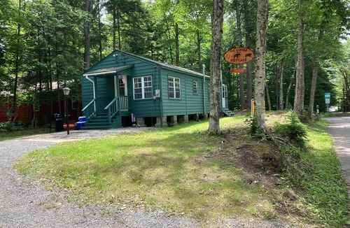 Town of Webb Cottage | Eagle Bay Cottage with Lake Rights