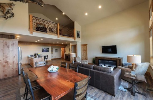 Bigfork House | Eagle Bend Townhome w/King Suites & Amazing Views