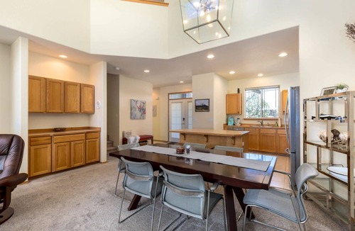 Redmond House | Eagle Crest Getaway w/Hot Tub & Golf Views